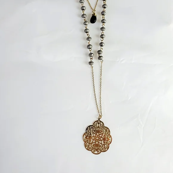 3 layer necklace gold grey and black - Picture 6 of 7